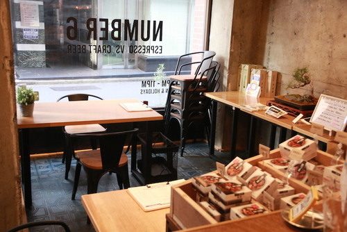 人形町駅から徒歩4分。クラフトビールで地方と東京と海外を繋ぐ