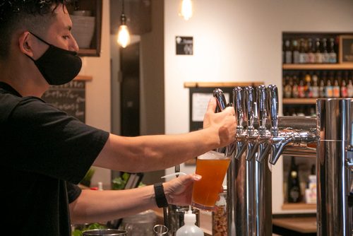 人形町駅から徒歩4分。クラフトビールで地方と東京と海外を繋ぐ