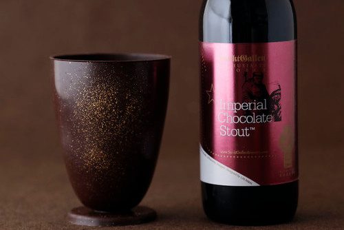 毎年即完売！超特濃チョコビールをチョコグラスで味わえるチョコづくし