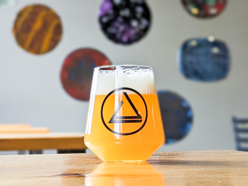 ビールとアートと犬と。“想像力”でビールを生み出す倉庫街のブルワリー