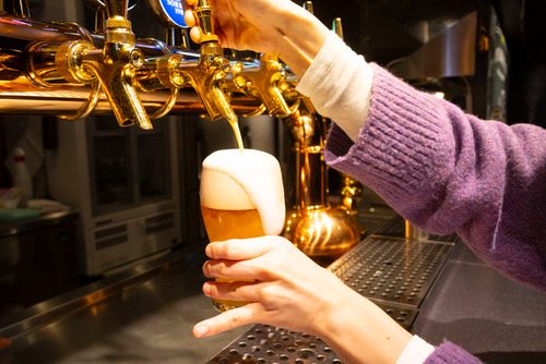 新橋駅から徒歩1分！自分だけの最高の一杯を研究できる「体験型ビヤ