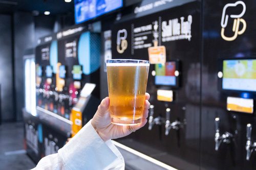 秋葉原駅徒歩1分！セルフサーバーで好きなビールを注げる！大人の